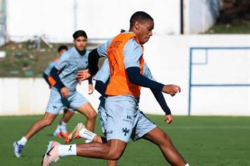 Viajan Rayados a la Copa Pac&iacute;fico sin Lucas Ocampos 