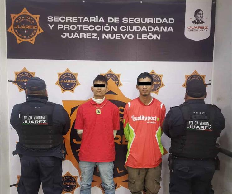 Detienen a sujetos con moto robada