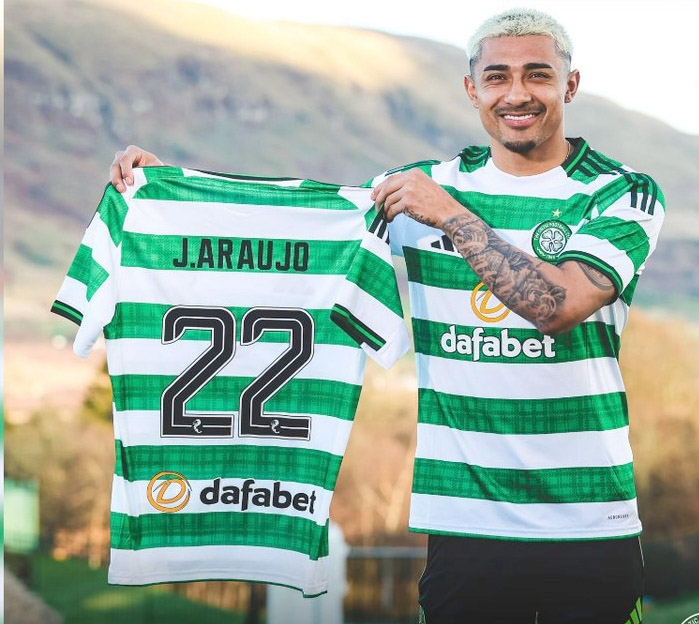 Araujo refuerza al Celtic