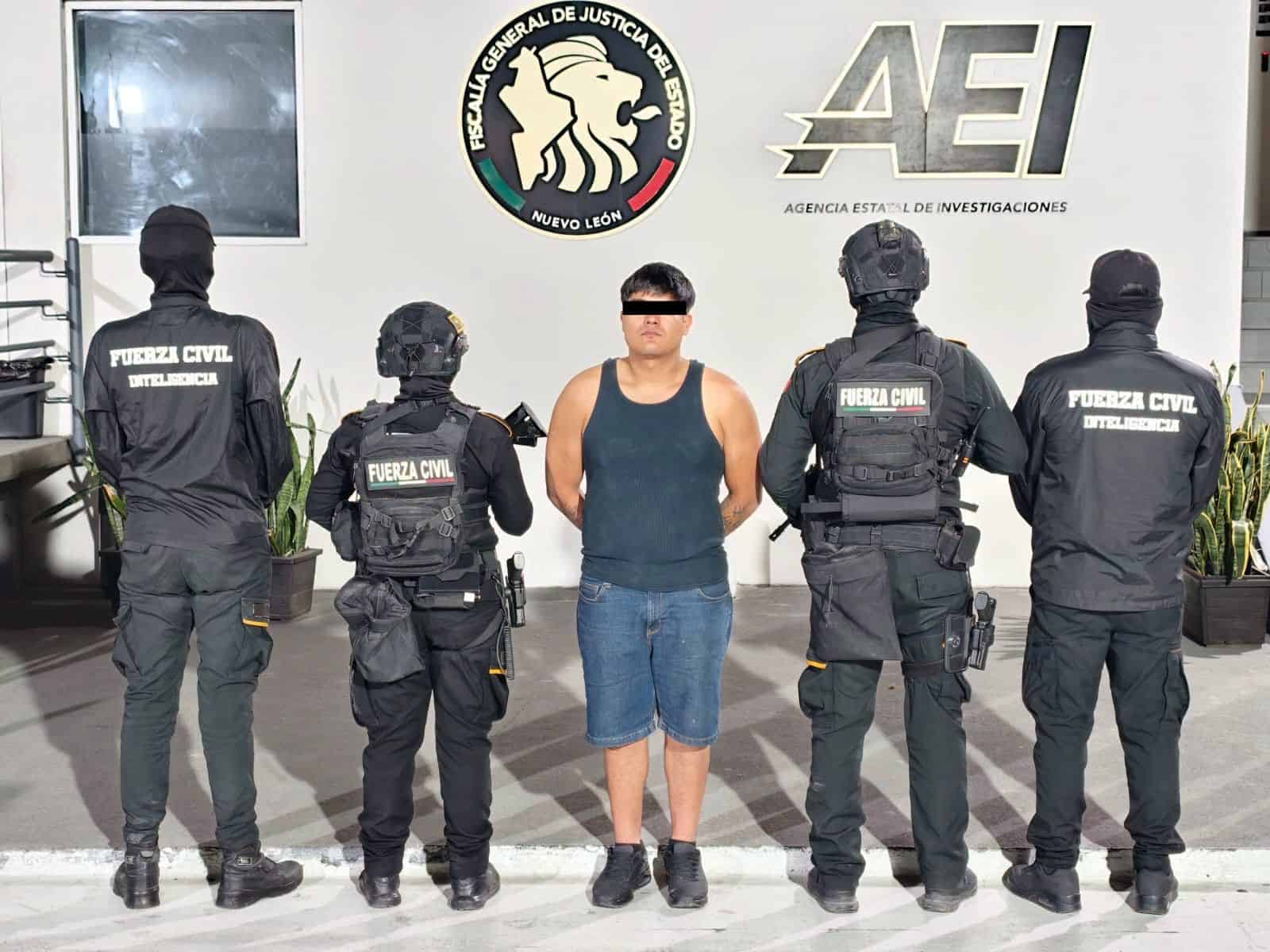 Un presunto distribuidor y vendedor de estupefacientes, fue detenido por elementos de Fuerza Civil quienes les aseguraron droga y dinero en Pesquer&iacute;a.