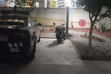 Detienen a joven en moto robada