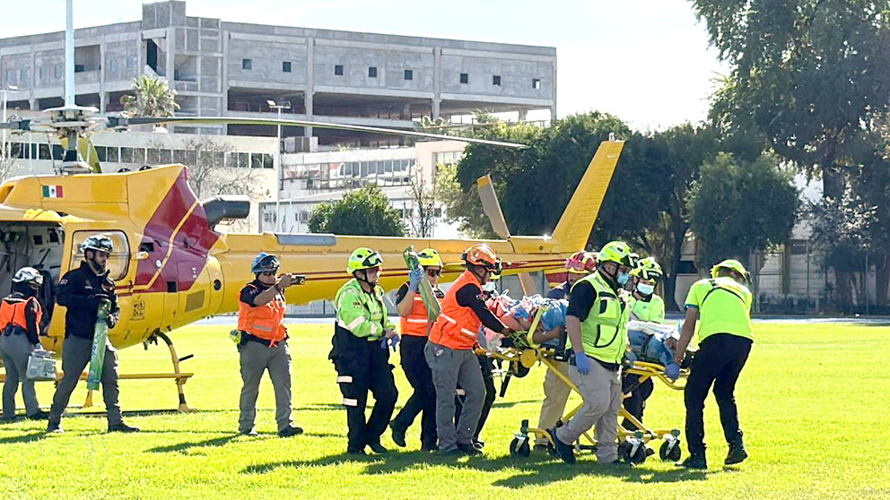 Trasladan vía aérea a paciente grave al HU Trasladan vía aérea a paciente grave al HU