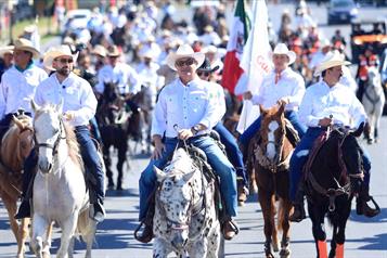 Celebra Guadalupe con cabalgata su aniversario
