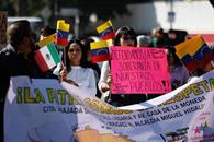 Protestan en embajada de EU en México tras ataques Protestan en embajada de EU en México tras ataques