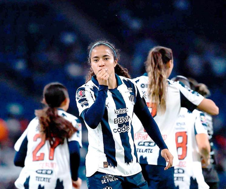 Debuta Rayadas con goleada en casa ante Puebla