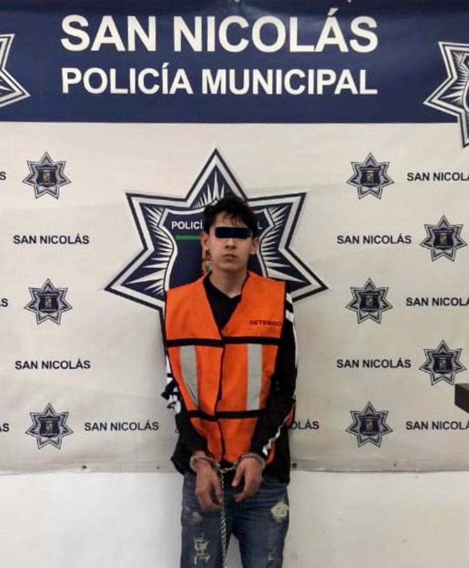 La polic&iacute;a de San Nicol&aacute;s detuvo a un sujeto, luego de intentar asaltar junto con otra persona a un comerciante, mediante amenazas y haciendo un disparo al aire para intimidar a la v&iacute;ctima.