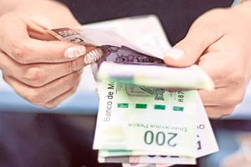 Invierten migrantes en M&eacute;xico ante la baja en remesas