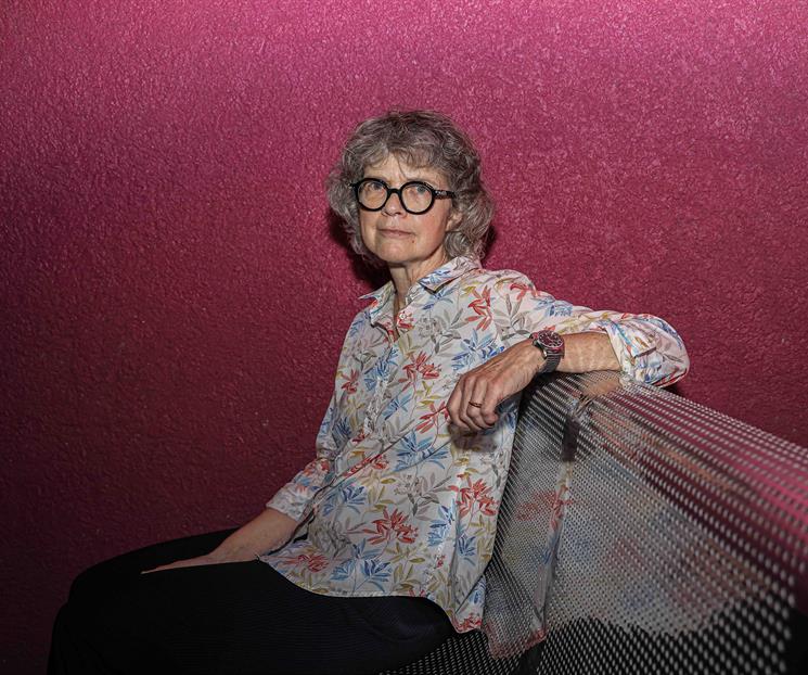 La poes&iacute;a nos permite sacar la oscuridad: Martine Audet