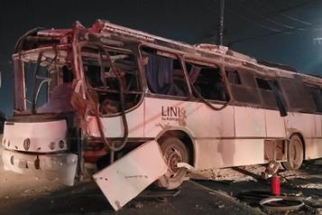 Volcadura de transporte deja 7 heridos en Escobedo