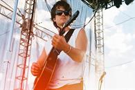 Joe Keery desplaza a Taylor Swift del n&uacute;mero uno en Spotify