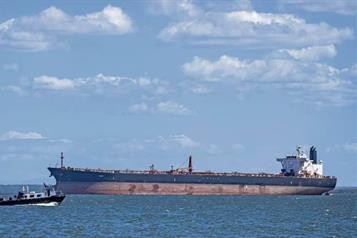 Desafían al menos 16 petroleros bloqueo naval estadounidense