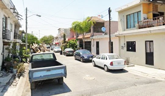 Balean una vivienda en Santa Catarina