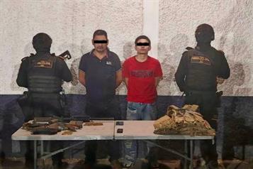 Capturan a dos sujetos con armas de fuego