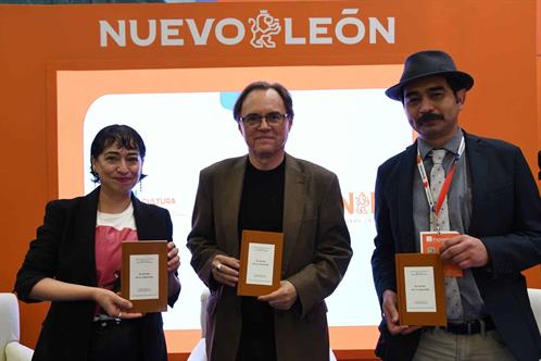 Retratan en libro reciente mural que Ceniceros brind&oacute; a la UANL