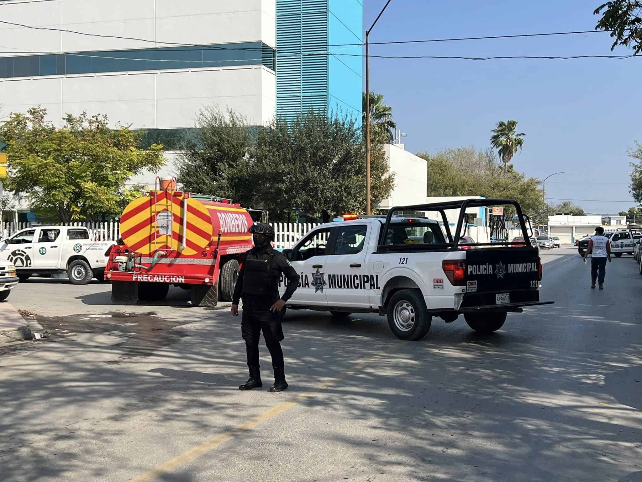 Personal m&eacute;dico, administrativo y algunos pacientes, fueron evacuados esta tarde del interior del Hospital General de Linares, al reportarse un conato de incendio.