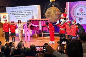 Develan billete conmemorativo por el 450 aniversario