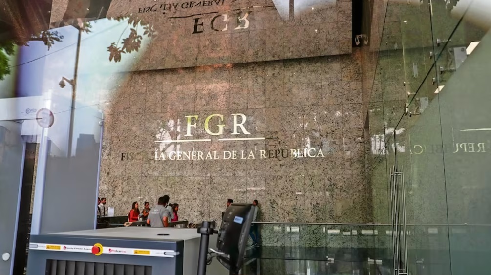 Ra&uacute;l Rocha se mantiene como testigo colaborador de la FGR