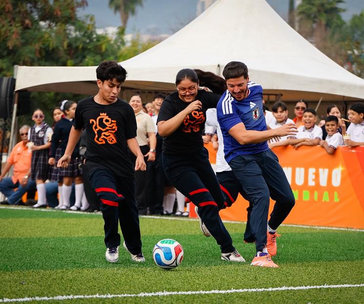 Inaugura Samuel cancha deportiva 390 en el regreso a clases Inaugura Samuel cancha deportiva 390 en el regreso a clases