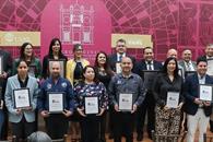 Su compromiso honra la cultura universitaria Su compromiso honra la cultura universitaria