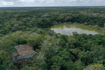 Descubren complejo habitacional y pir&aacute;mide maya en Yucat&aacute;n