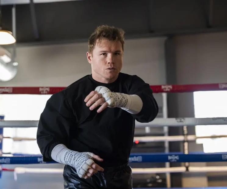 Canelo reaparece en entrenamiento tras cirug&iacute;a