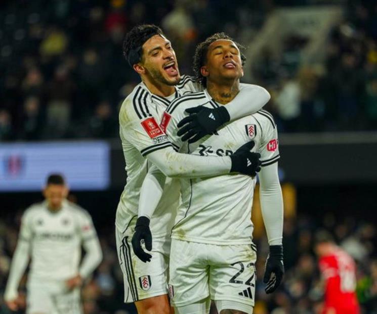 Avanza el Fulham de Raúl Jiménez en la FA Cup de Inglaterra Avanza el Fulham de Raúl Jiménez en la FA Cup de Inglaterra