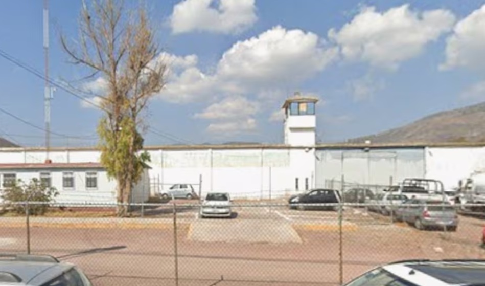 Cateo deja al descubierto red de comunicaci&oacute;n en penal de Pachuca