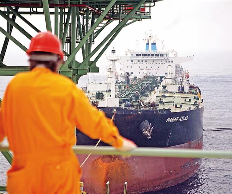 Llega a Cuba petrolero de Pemex con 85,000 barriles