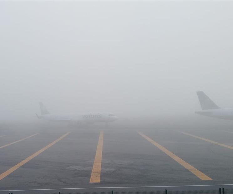 Suspenden operaciones en el AICM por presencia de neblina