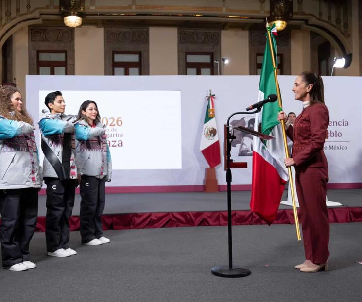 Abandera Sheinbaum a atletas de cara a los Juegos de Invierno