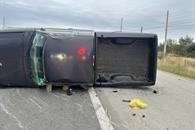 Vuelca camioneta en Linares