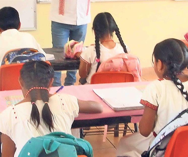 Regresan 23.4 millones de estudiantes a las aulas