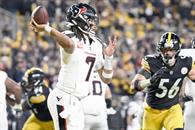 Texanos avanzan en NFL con paliza