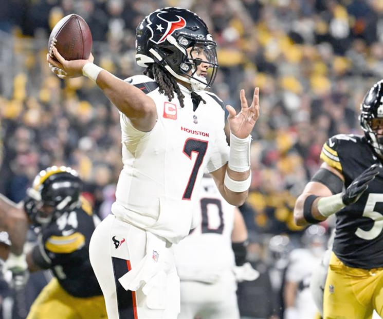 Texanos avanzan en NFL con paliza