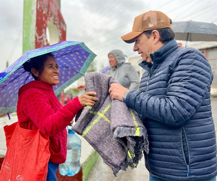 Entrega Escobedo cobertores a familias vulnerables Entrega Escobedo cobertores a familias vulnerables