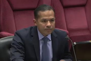 Presenta Hugo Aguilar a Daniel Álvarez como secretario de Acuerdos