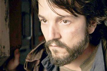 Compara Diego Luna ‘Andor’ con la actualidad