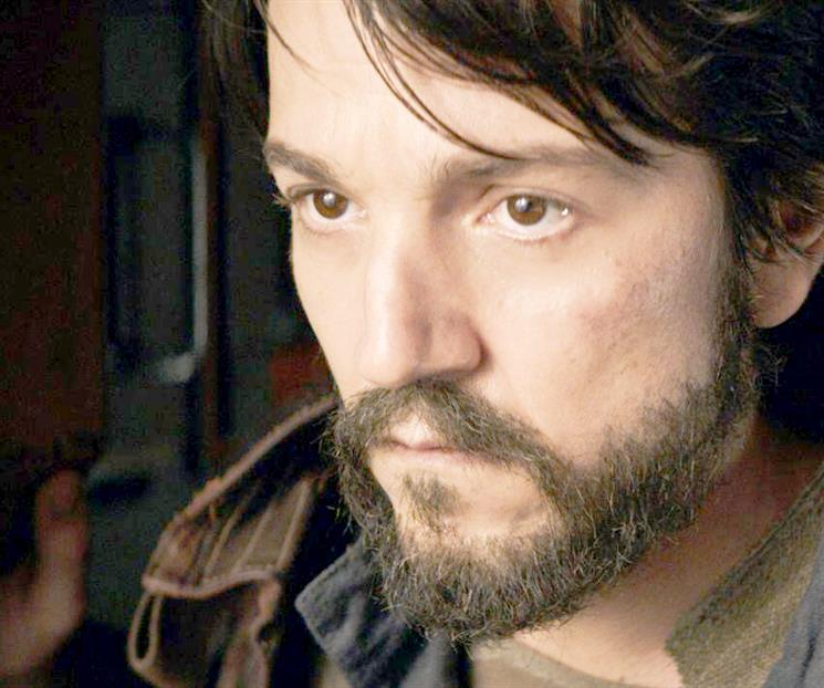 Compara Diego Luna &acute;Andor&acute; con la actualidad