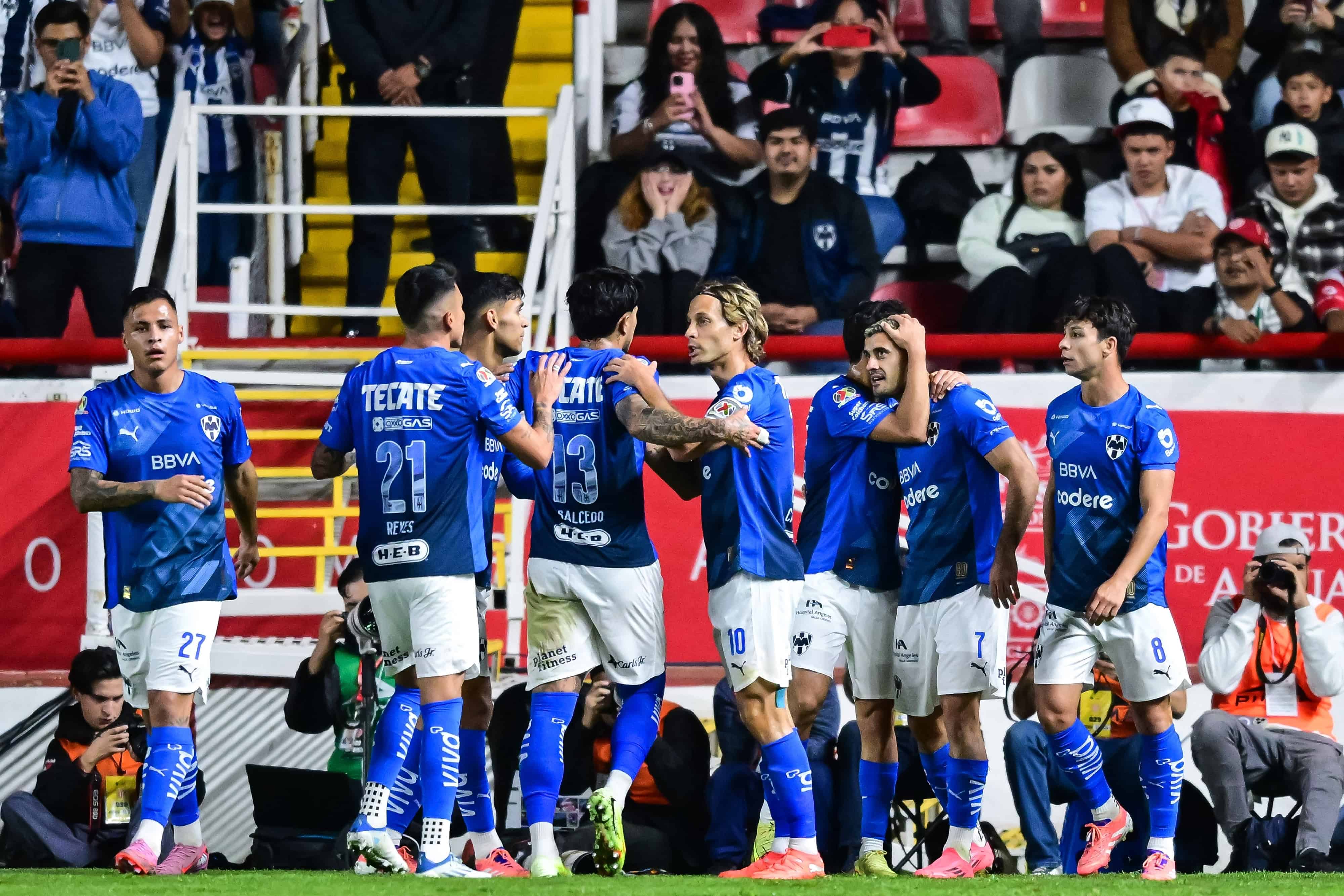 Consigue Rayados su primer triunfo del torneo.