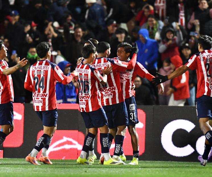 Chivas amanece en las alturas