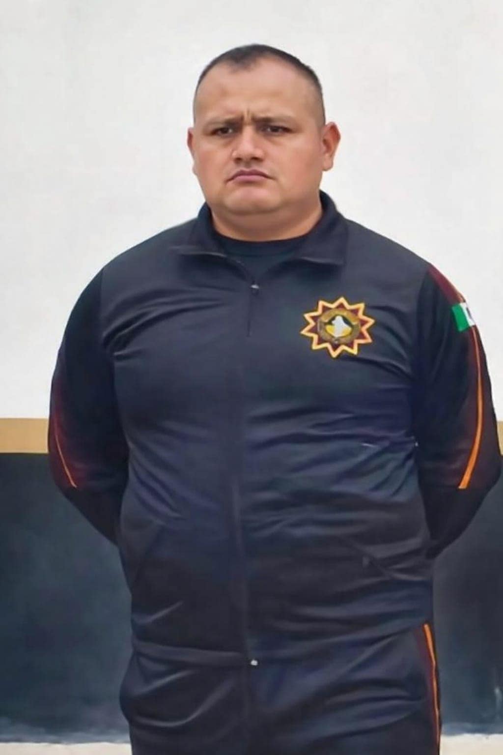 Fuerza Civil inform&oacute; ayer que un elemento policial fue localizado sin signos vitales al interior del Campo Policial No. 1., a consecuencia de un infarto.