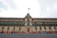 Presenta Comisi&oacute;n a Sheinbaum borrador de la reforma electoral