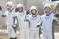 Regresan cuatro astronautas de la EEI por emergencia m&eacute;dica