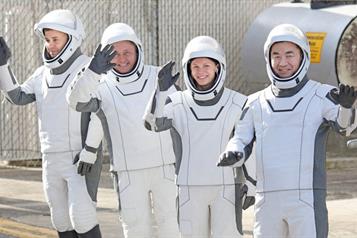 Regresan cuatro astronautas de la EEI por emergencia m&eacute;dica