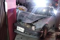 Impacta auto contra vivienda