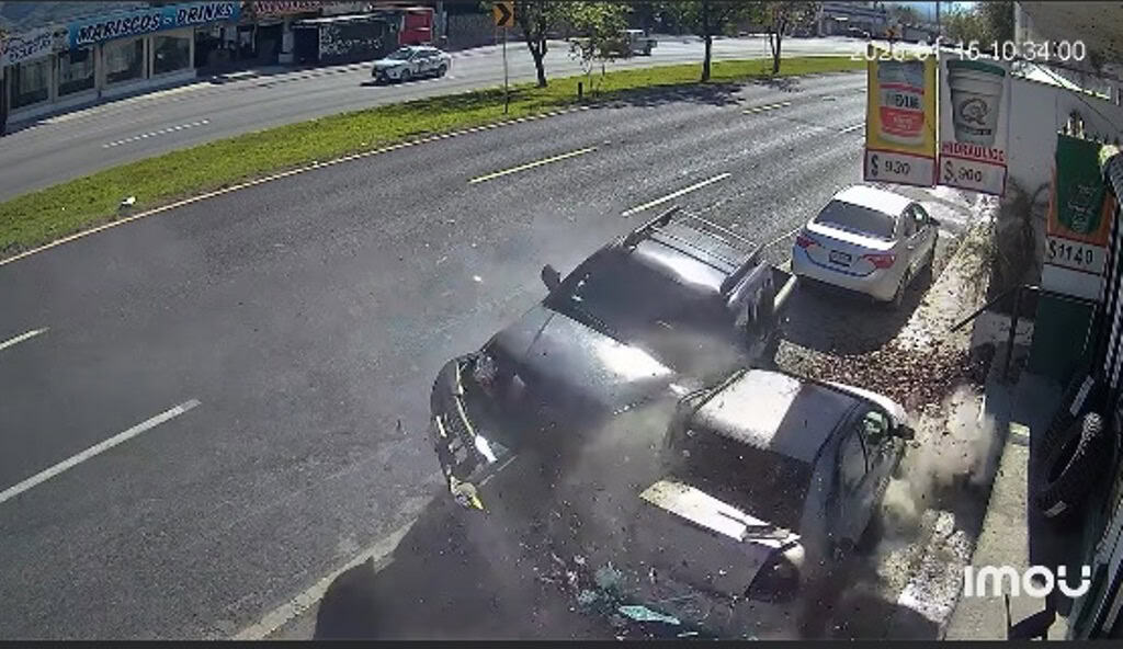 Deja choque m&uacute;ltiple tres lesionados