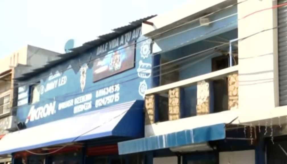 Dos personas de la construcci&oacute;n, terminaron con lesiones de consideraci&oacute;n, al recibir una descarga el&eacute;ctrica, cuando manipulaban una polea de acero en el municipio de Ju&aacute;rez.