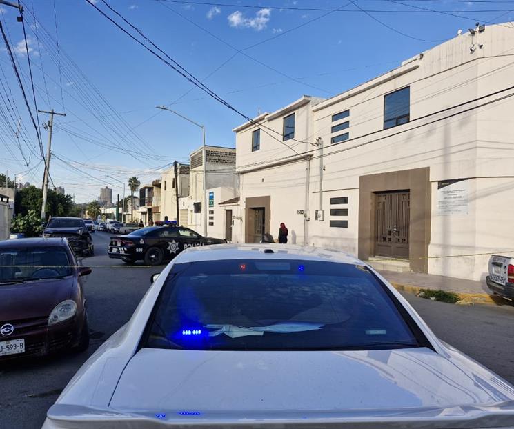 Lo asesinan dentro de un domicilio en Monterrey