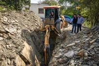 Supervisa De la Pe&ntilde;a obras de drenaje sanitario