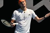 Avanza Alex Zverev, a la segunda ronda en Australia